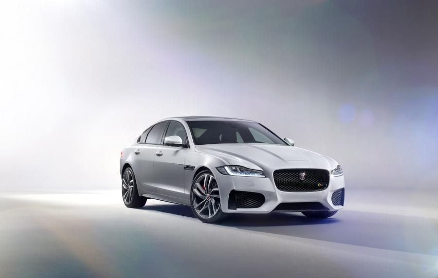  Jaguar XF S AWD 2015 года  (фото 5 из 43)